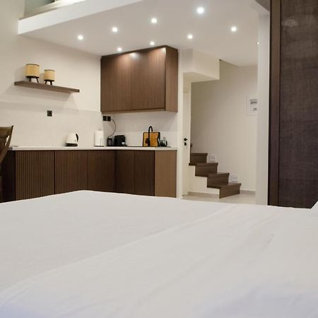 Leone Suites Nafpaktos Bagian luar foto