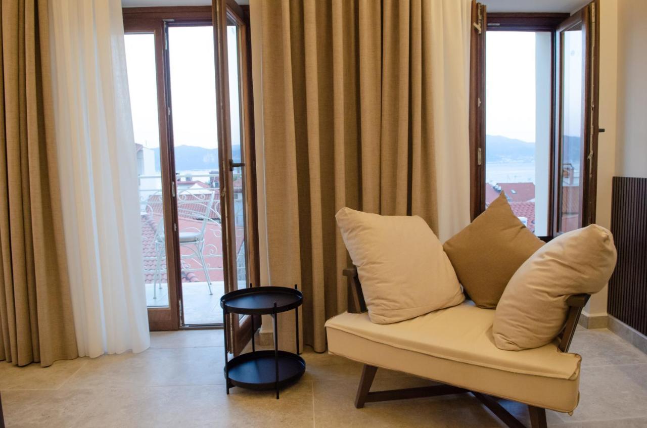Leone Suites Nafpaktos Bagian luar foto