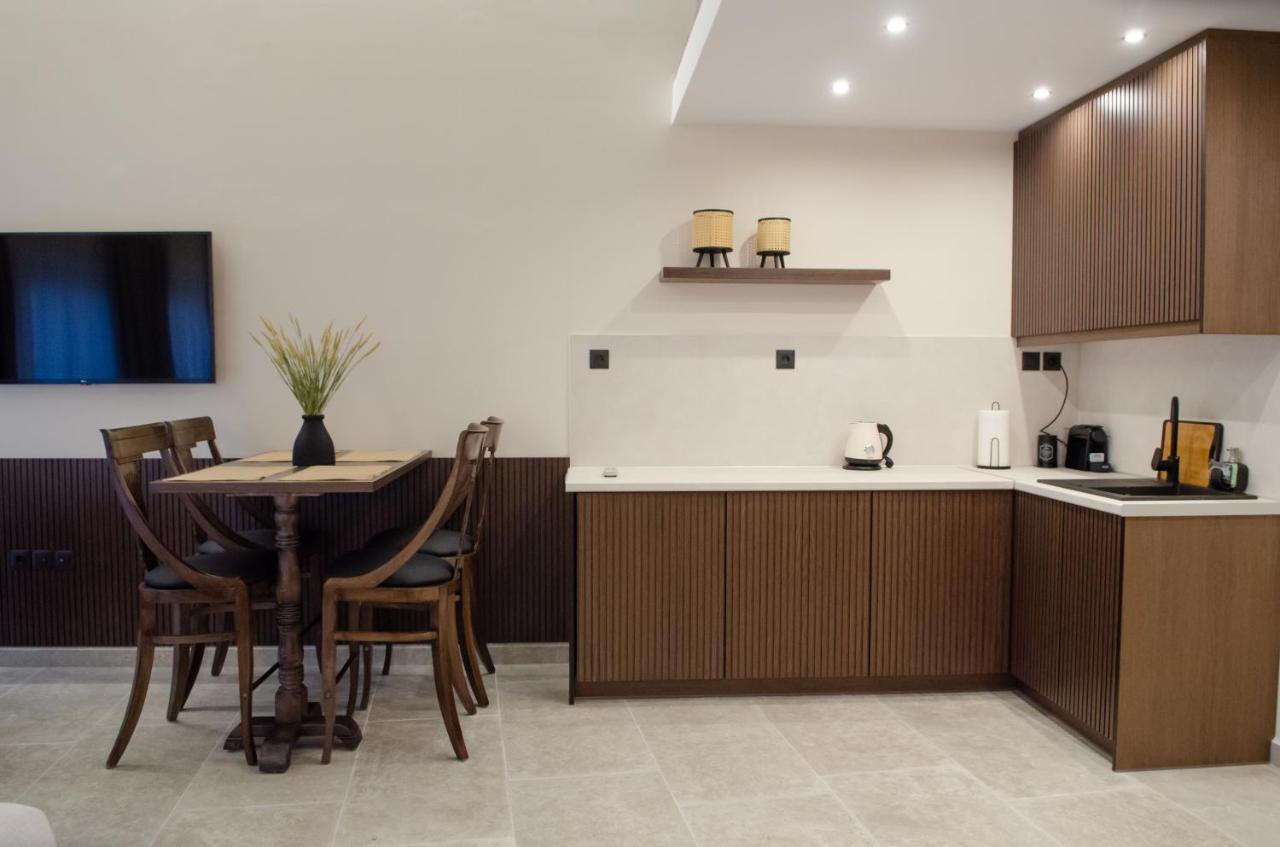 Leone Suites Nafpaktos Bagian luar foto