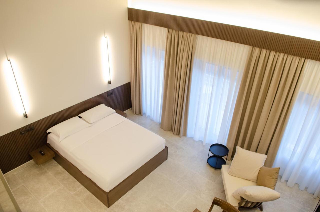 Leone Suites Nafpaktos Bagian luar foto